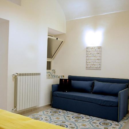 Giulia'S House Apartments SantʼAntonio Abate المظهر الخارجي الصورة