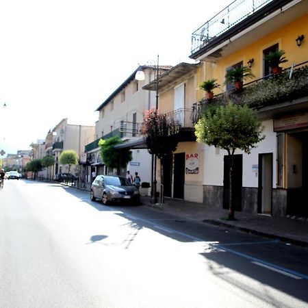 Giulia'S House Apartments SantʼAntonio Abate المظهر الخارجي الصورة