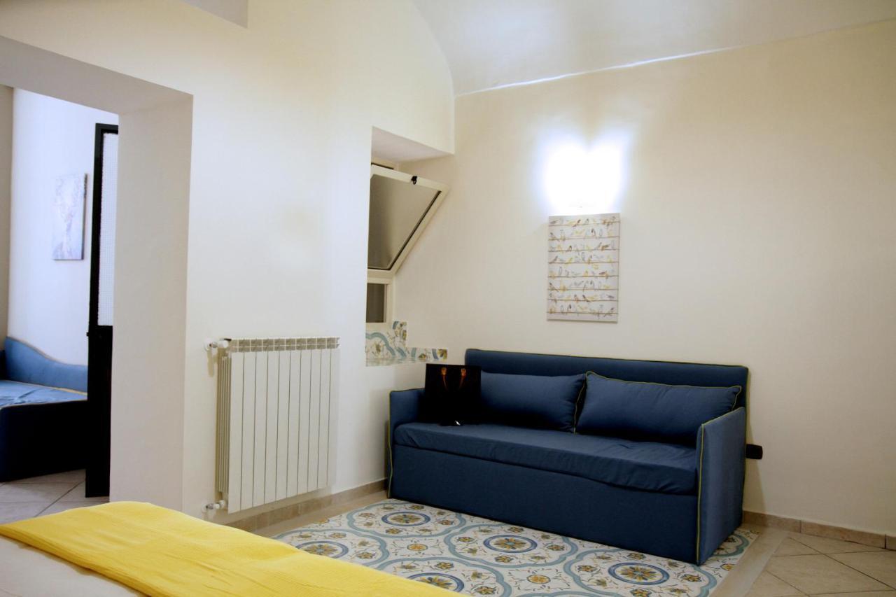 Giulia'S House Apartments SantʼAntonio Abate المظهر الخارجي الصورة